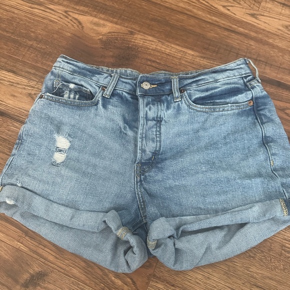 Old Navy Shorts (2) - Picture 6 of 9